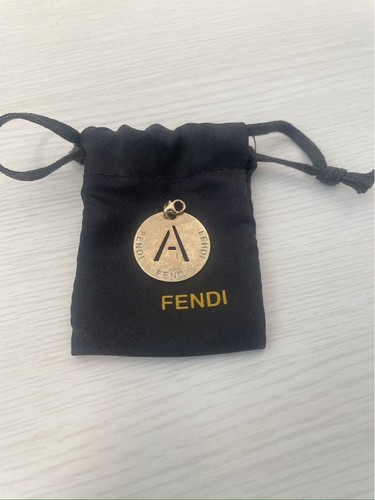 Fendi motif charm gold - fendi,